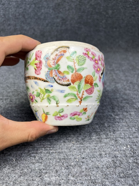 古玩陶瓷廣彩花鳥紋鼓釘蓋缸真品鑒賞圖