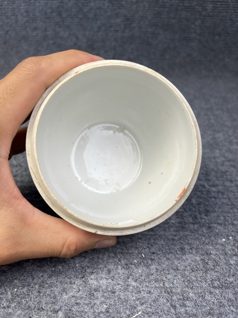 古玩陶瓷廣彩花鳥紋鼓釘蓋缸真品鑒賞圖
