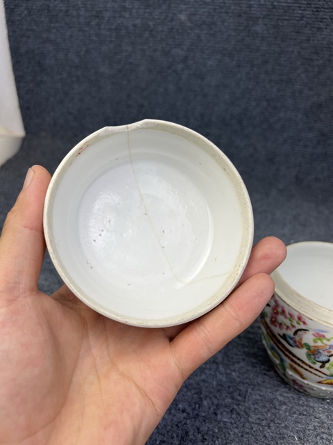 古玩陶瓷廣彩花鳥紋鼓釘蓋缸真品鑒賞圖