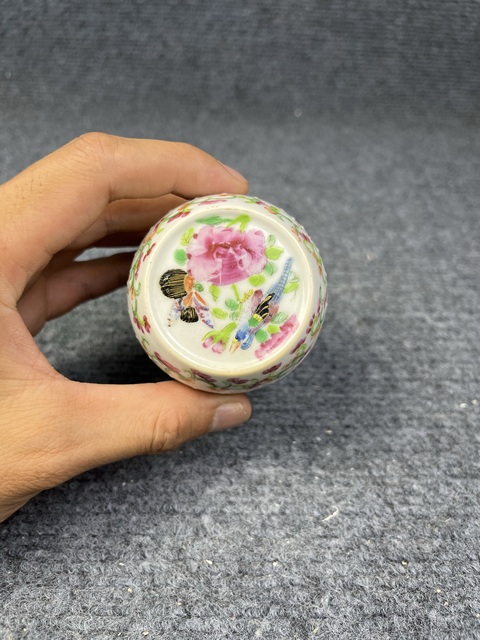 古玩陶瓷廣彩花鳥紋鼓釘蓋缸真品鑒賞圖