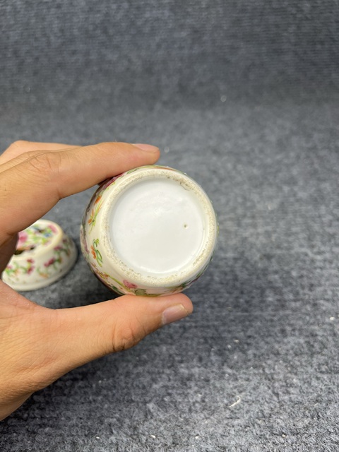 古玩陶瓷廣彩花鳥紋鼓釘蓋缸真品鑒賞圖