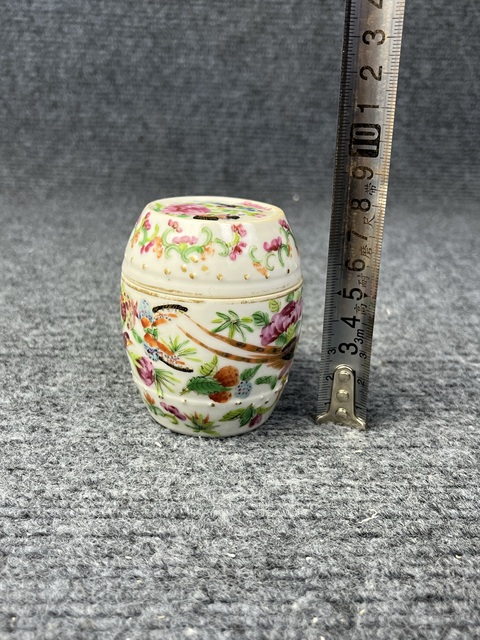 古玩陶瓷廣彩花鳥紋鼓釘蓋缸真品鑒賞圖
