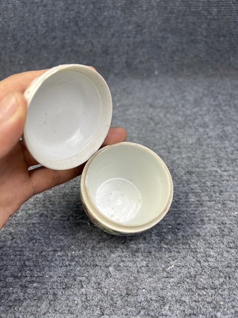 古玩陶瓷廣彩花鳥紋鼓釘蓋缸真品鑒賞圖