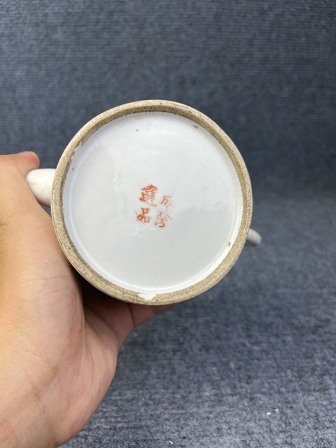 古玩陶瓷粉彩三娘教子四系壺拍賣,當(dāng)前價格1888元