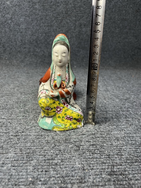 古玩陶瓷乾隆粉彩觀音塑像真品鑒賞圖