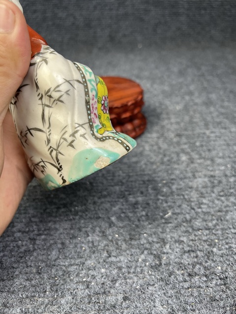 古玩陶瓷乾隆粉彩觀音塑像真品鑒賞圖