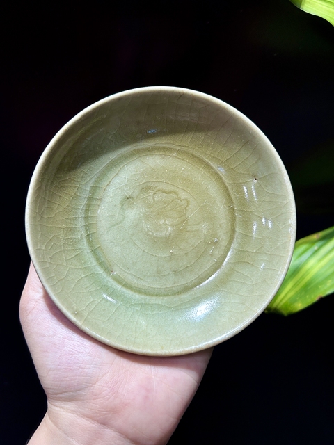 古玩陶瓷龍泉青瓷花卉紋盤真品鑒賞圖