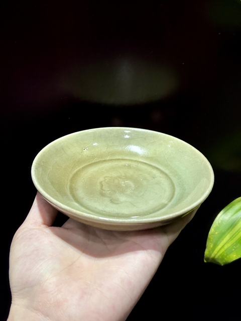 古玩陶瓷龍泉青瓷花卉紋盤真品鑒賞圖