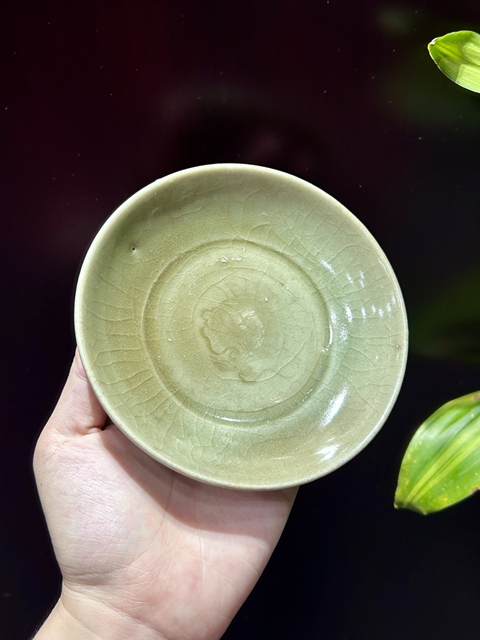 古玩陶瓷龍泉青瓷花卉紋盤真品鑒賞圖