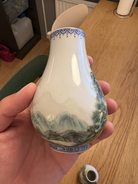 古玩陶瓷山水紋尊真品鑒賞圖