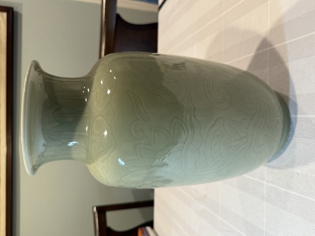 古玩陶瓷豆青釉燈籠瓶真品鑒賞圖
