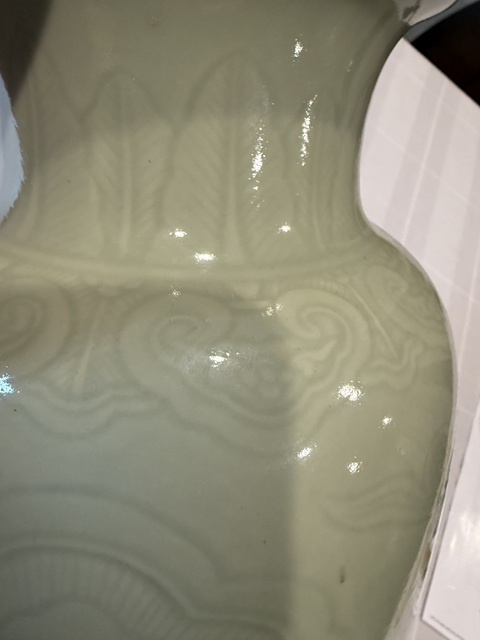 古玩陶瓷豆青釉燈籠瓶真品鑒賞圖