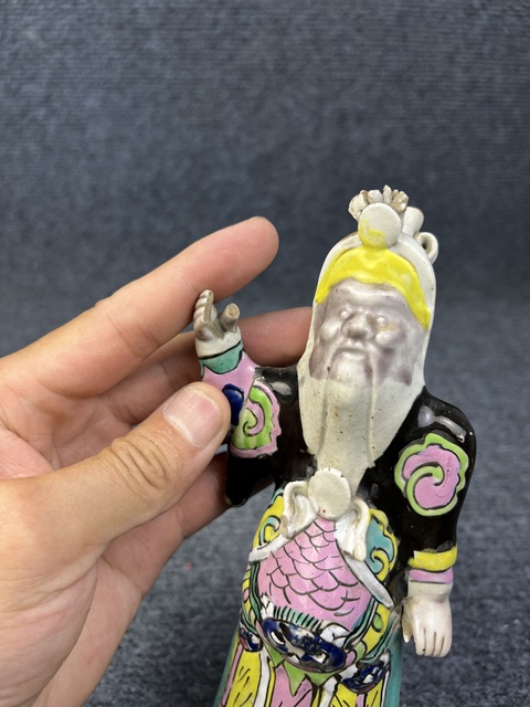 古玩陶瓷粉彩人物塑像拍賣，當前價格1588元