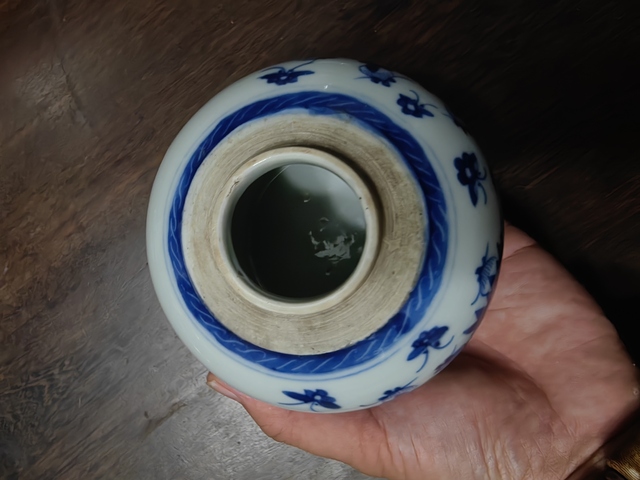 古玩陶瓷青花花碟紋罐真品鑒賞圖