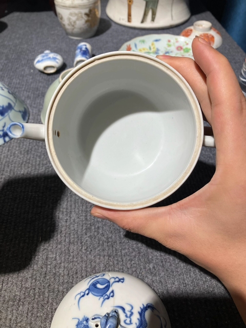 古玩陶瓷龍紋青花執壺真品鑒賞圖
