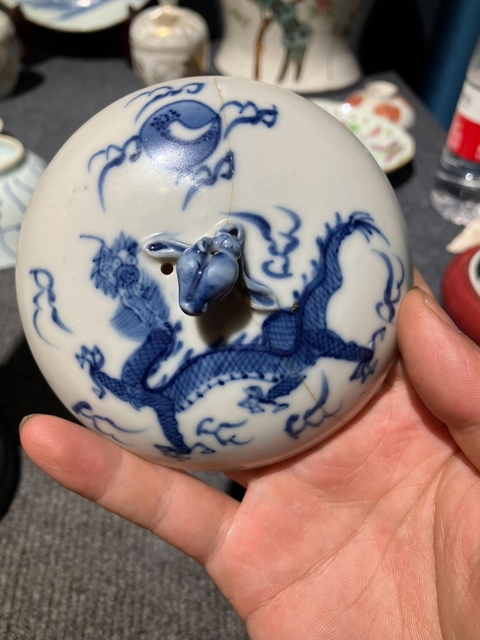 古玩陶瓷龍紋青花執壺真品鑒賞圖