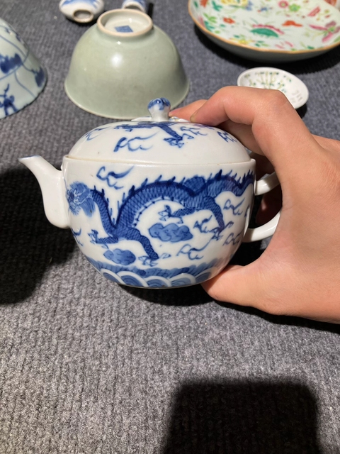 古玩陶瓷龍紋青花執壺真品鑒賞圖