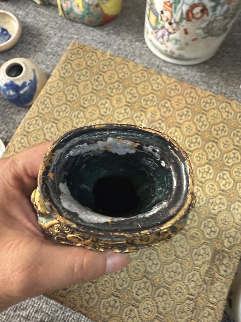 古玩陶瓷爐鈞釉浮雕雙龍戲珠紋雙耳瓶真品鑒賞圖