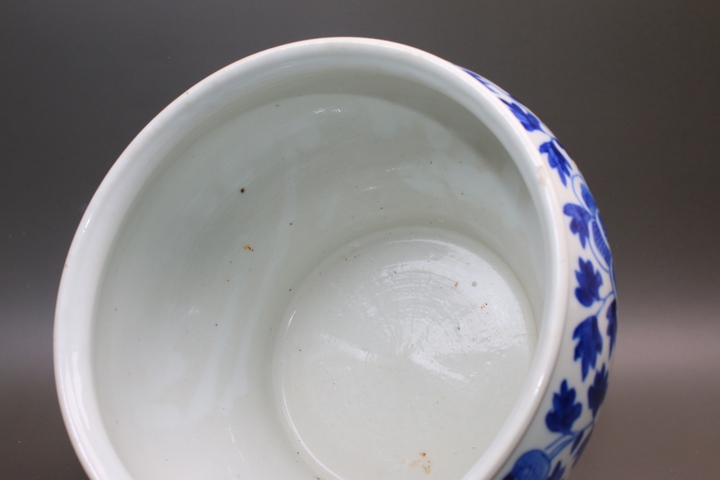古玩陶瓷清晚期·青花纏枝牡丹紋廣口尊拍賣,當前價格228元