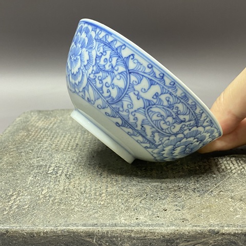 古玩陶瓷花卉紋青花碗真品鑒賞圖