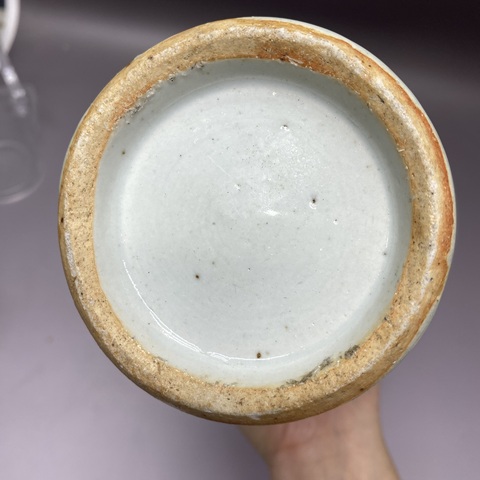 古玩陶瓷鐵拐李豆青釉青花瓶真品鑒賞圖