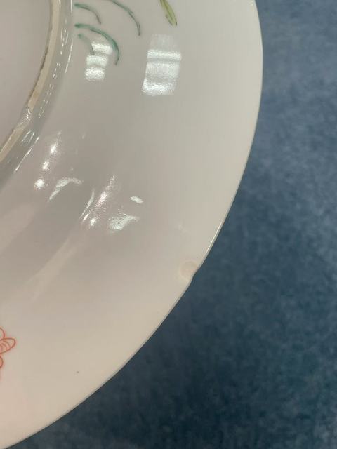 古玩陶瓷梅紋粉彩盤真品鑒賞圖
