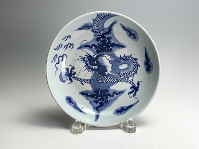 古玩陶瓷清雍正·青花過墻龍紋盤拍賣，當前價格588元