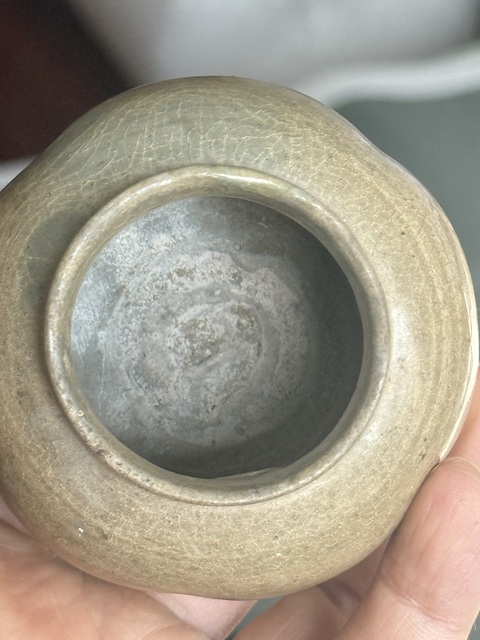 古玩陶瓷五代越窯瓜棱罐真品鑒賞圖
