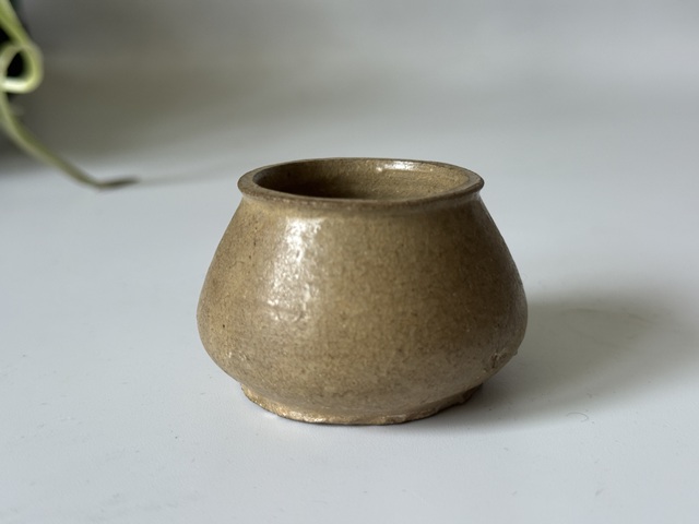 古玩陶瓷戰國原始青瓷折沿盂真品鑒賞圖