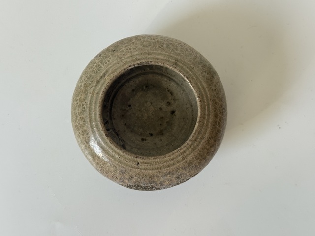 古玩陶瓷西晉越窯印花水盂真品鑒賞圖