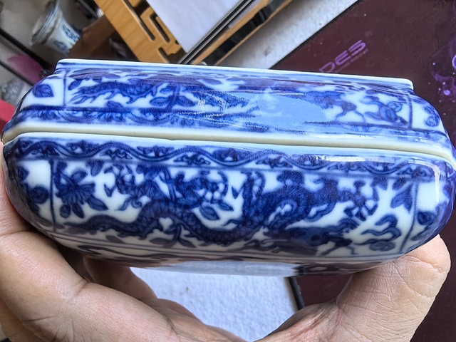 古玩陶瓷晚清仿明代青花蓋盒真品鑒賞圖