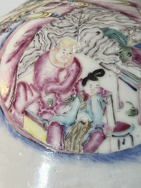 古玩陶瓷粉彩人物故事紋觀音瓶真品鑒賞圖