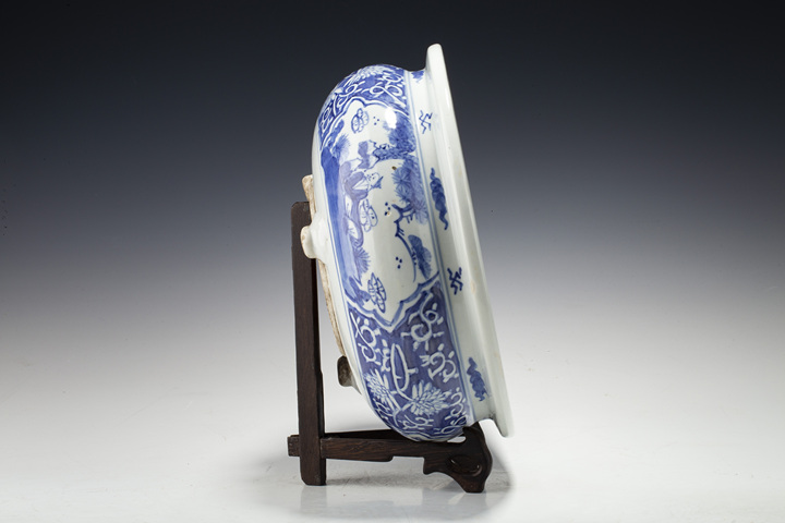 古玩陶瓷清中·青花開窗高士人物紋香爐拍賣,當前價格5328元