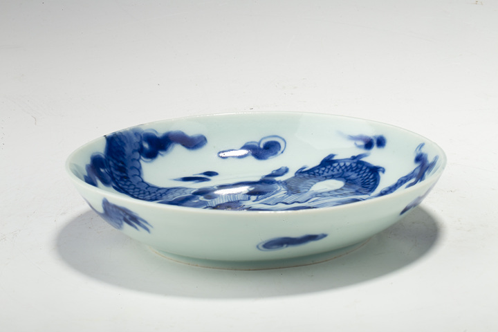 古玩陶瓷清雍正·青花過墻龍紋盤拍賣，當(dāng)前價格1440元
