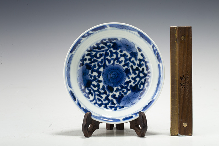 古玩陶瓷清康熙·青花纏枝牡丹紋盤拍賣，當前價格940元