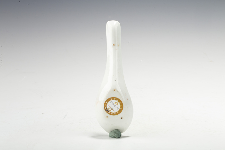古玩陶瓷·松石綠地粉彩萬壽無疆紋碟、湯匙兩組
真品鑒賞圖