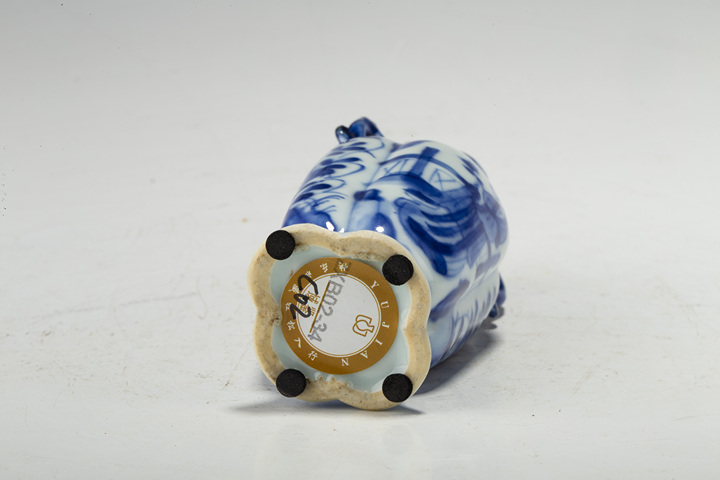 古玩陶瓷清康熙·青花仕女花卉紋雙耳小瓶拍賣，當(dāng)前價(jià)格2976元