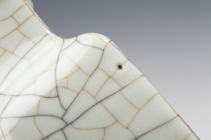 古玩陶瓷清中·仿官釉菱形瓶
真品鑒賞圖