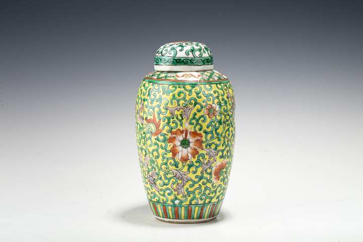 古玩陶瓷清晚·黃地五彩纏枝蓮紋冬瓜蓋罐拍賣，當(dāng)前價(jià)格5500元