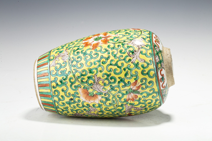 古玩陶瓷清晚·黃地五彩纏枝蓮紋冬瓜蓋罐拍賣，當(dāng)前價(jià)格5500元