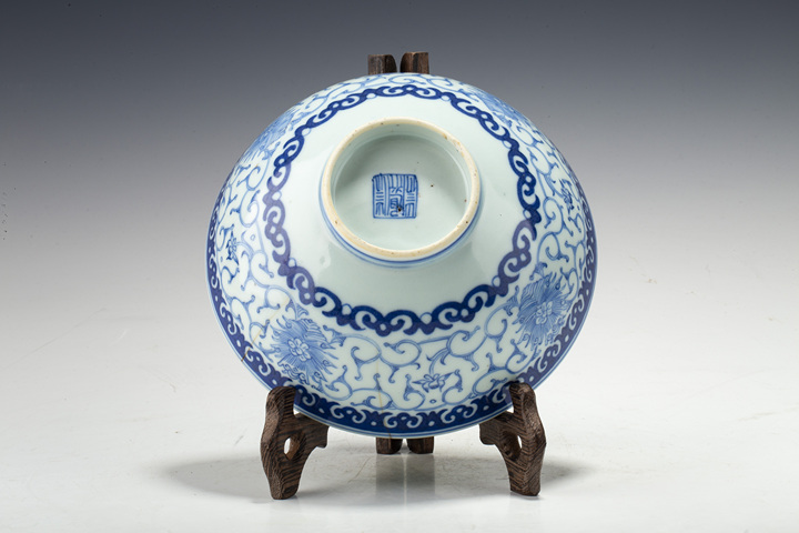 古玩陶瓷清道光·青花纏枝蓮紋碗
真品鑒賞圖
