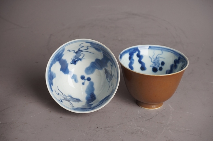 古玩陶瓷清末民初·外紫金釉內青花金玉滿堂紋茶杯一對真品鑒賞圖