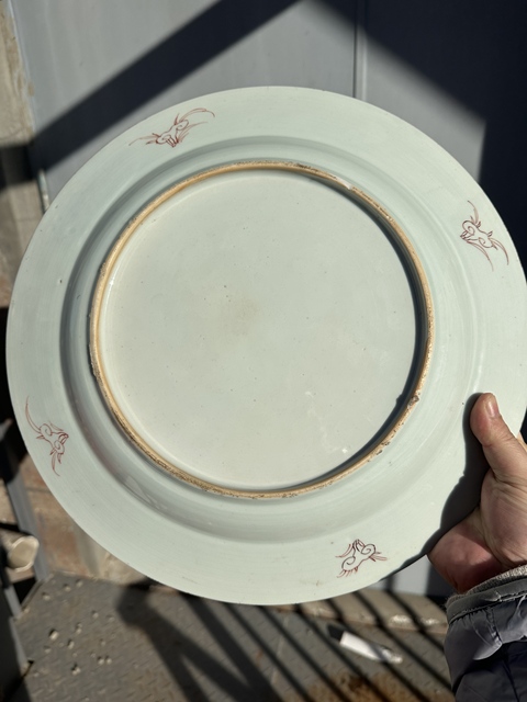 古玩陶瓷花卉紋粉彩盤真品鑒賞圖