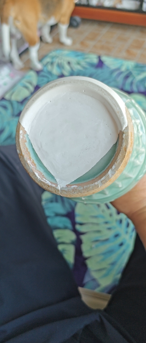 古玩陶瓷龍泉青瓷貼塑花卉紋花觚真品鑒賞圖