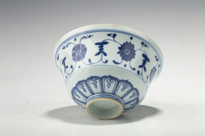 古玩陶瓷清乾隆·青花纏枝花卉紋茶碗拍賣,當(dāng)前價(jià)格0元