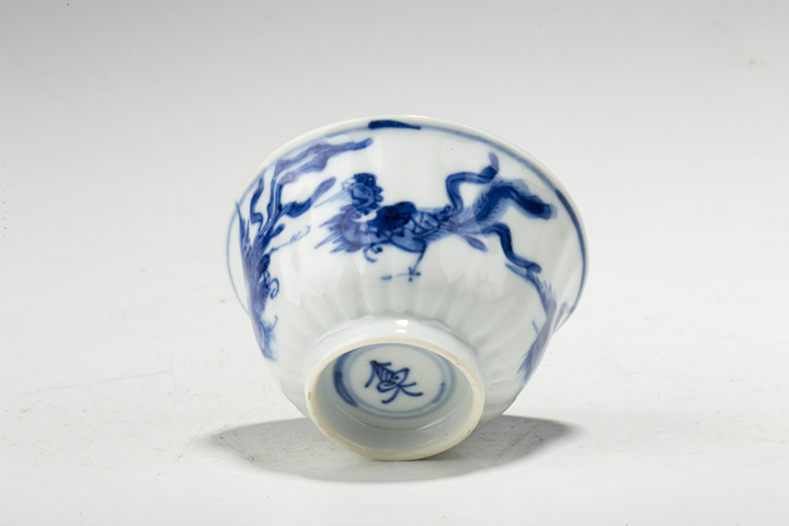 古玩陶瓷清康熙·青花云鳳紋杯碟真品鑒賞圖