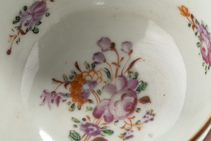 古玩陶瓷清雍正·外紫金釉內粉彩花卉紋茶園真品鑒賞圖
