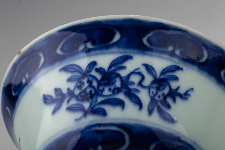 古玩陶瓷清晚·青花三多紋茶碗真品鑒賞圖