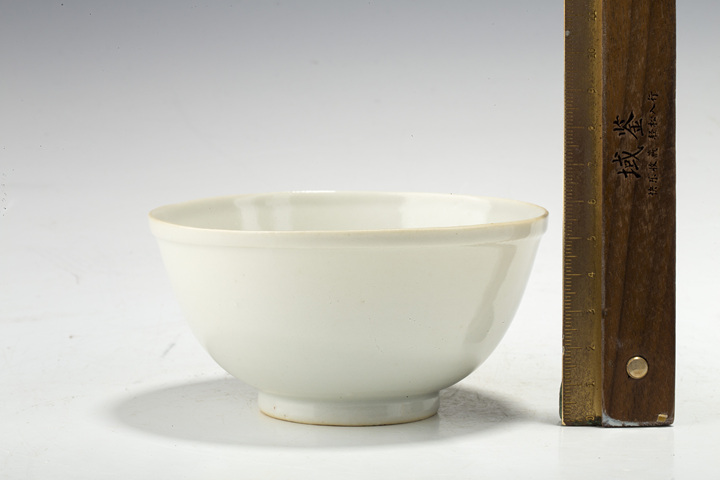 古玩陶瓷清早·白釉唇口碗真品鑒賞圖