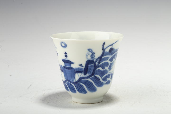 古玩陶瓷清中晚·青花仙人乘槎紋鈴鐺杯真品鑒賞圖